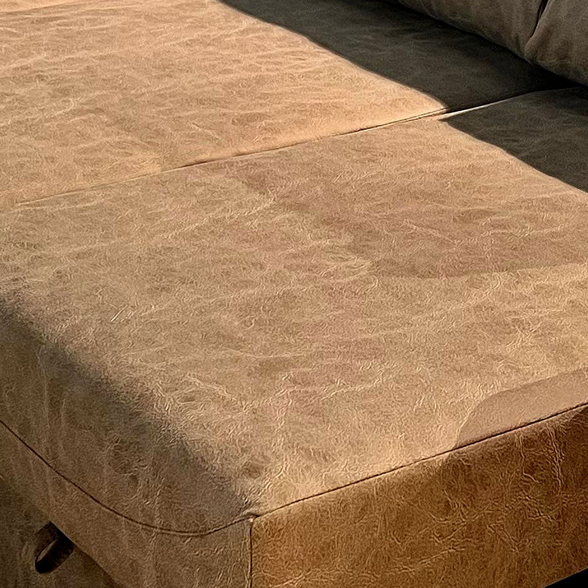 Chaiselongue model CARLET.