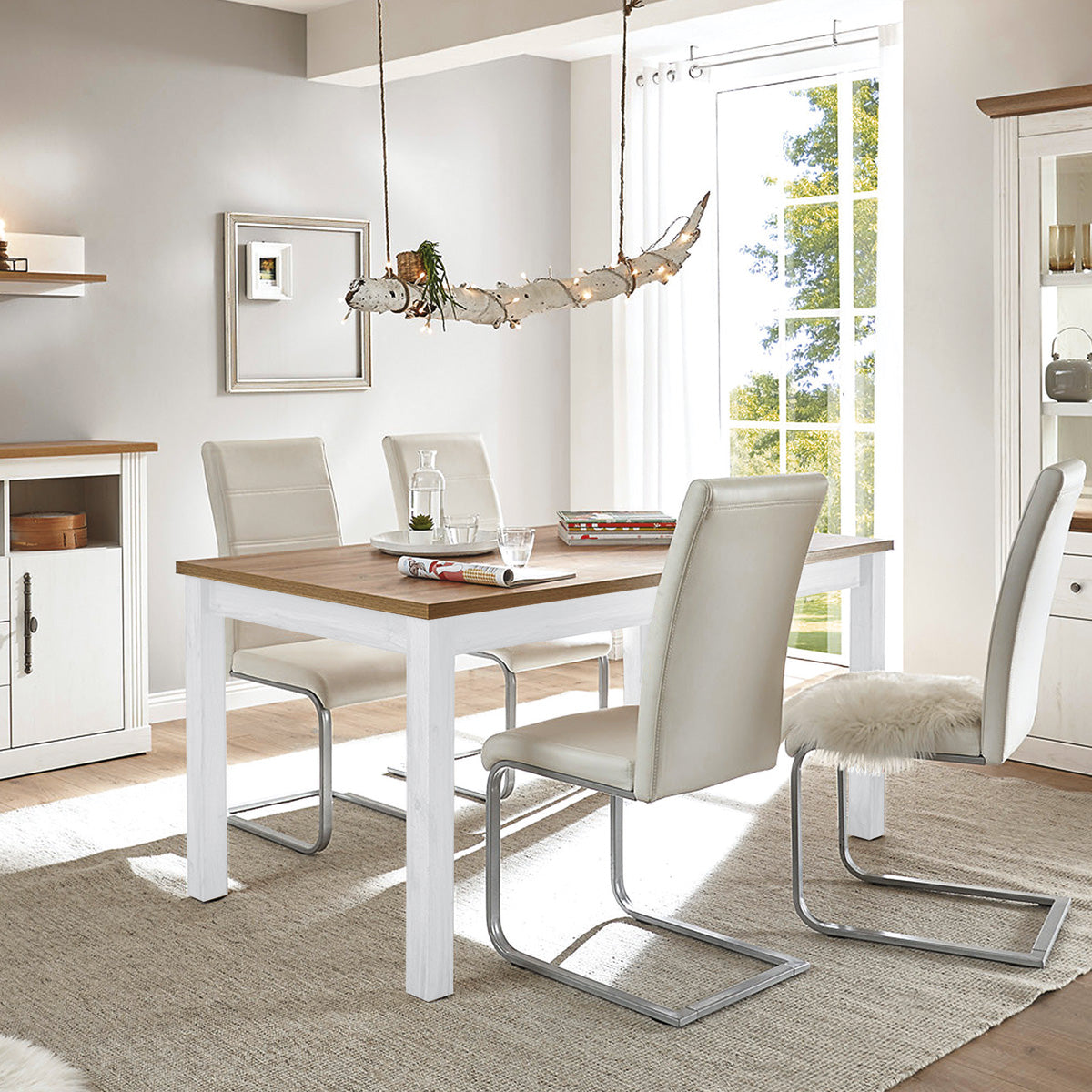 Taula de menjador model YATOVA.